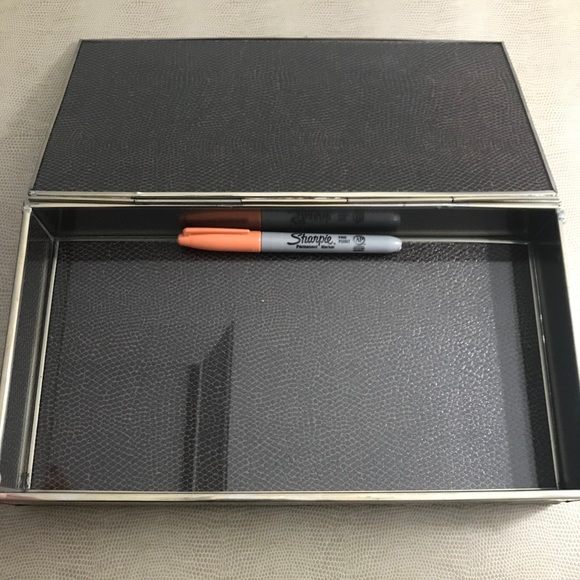 NWT Aero Skin & Glass Box - Picture 5 of 5